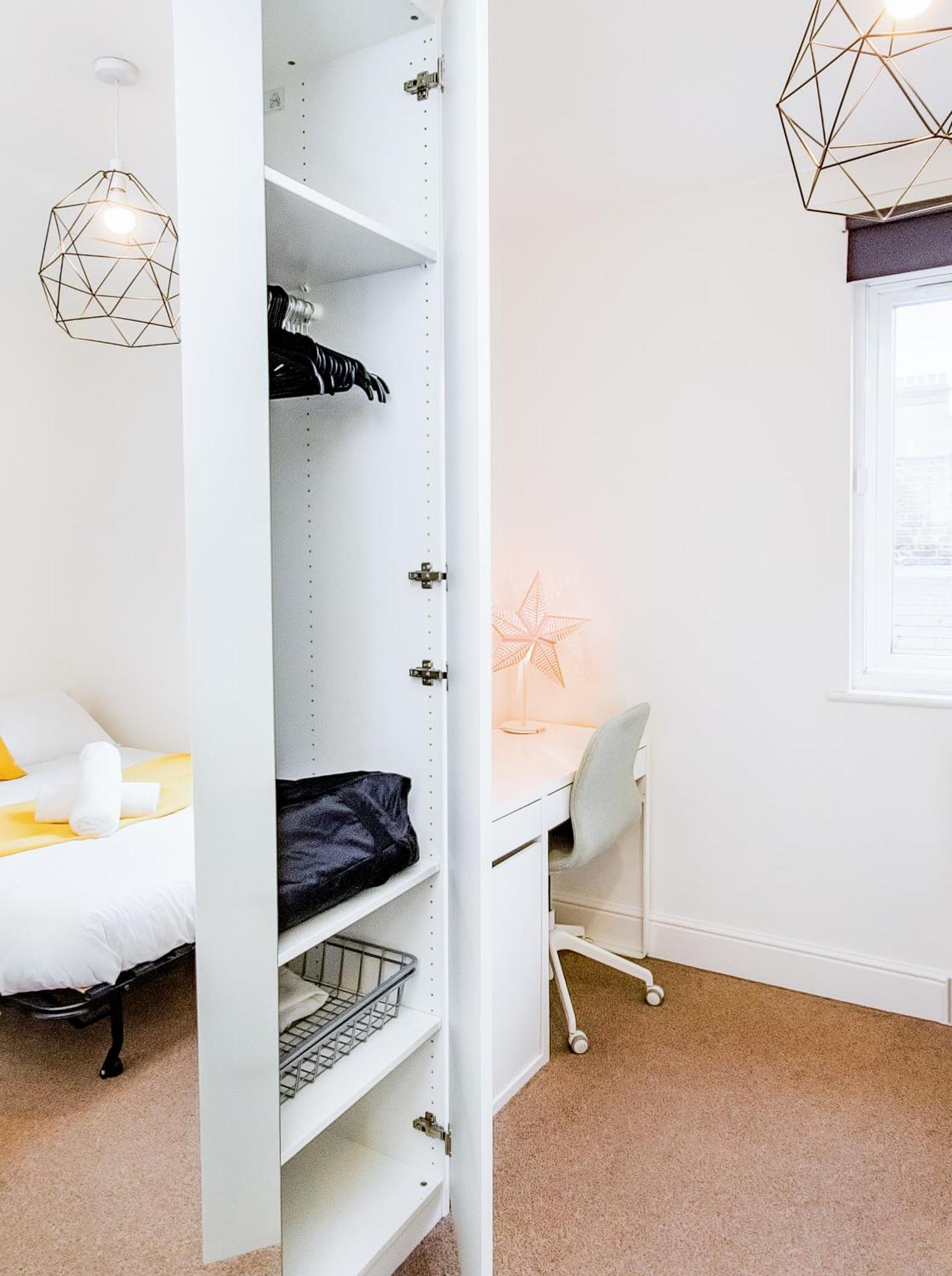 Charming London Home, Opp Arnos Grove Underground Station, Parking New Southgate Exterior foto